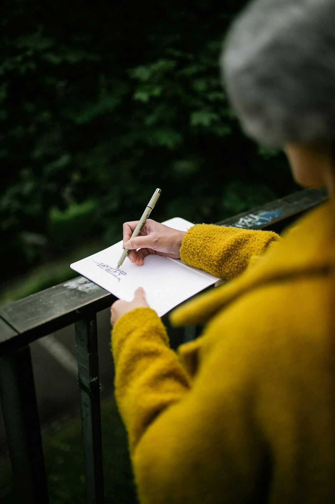 writer brainstorming plot